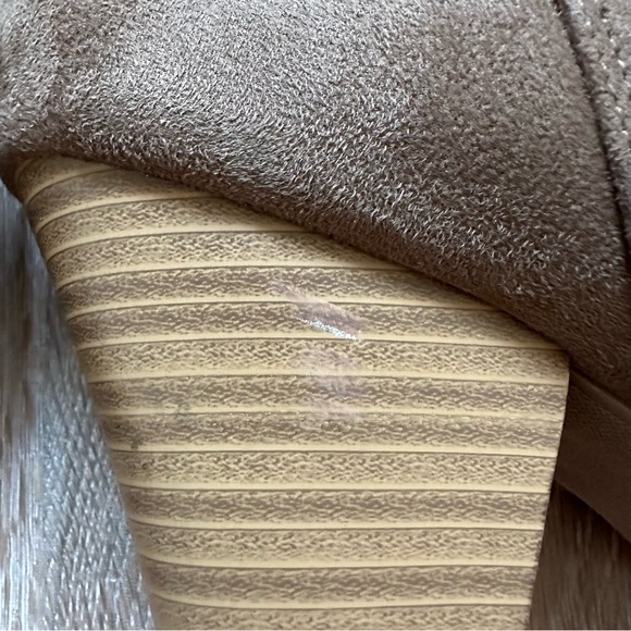Streetwear Society Taupe Tan Faux Suede Booties Riding Heel Cowgirl - Size US 7 - Picture 7 of 12